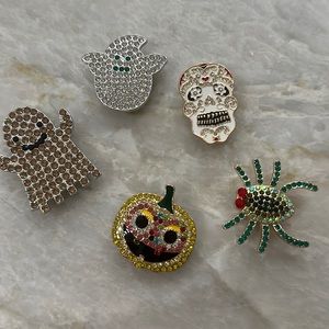 Lot 5 Halloween croc charms